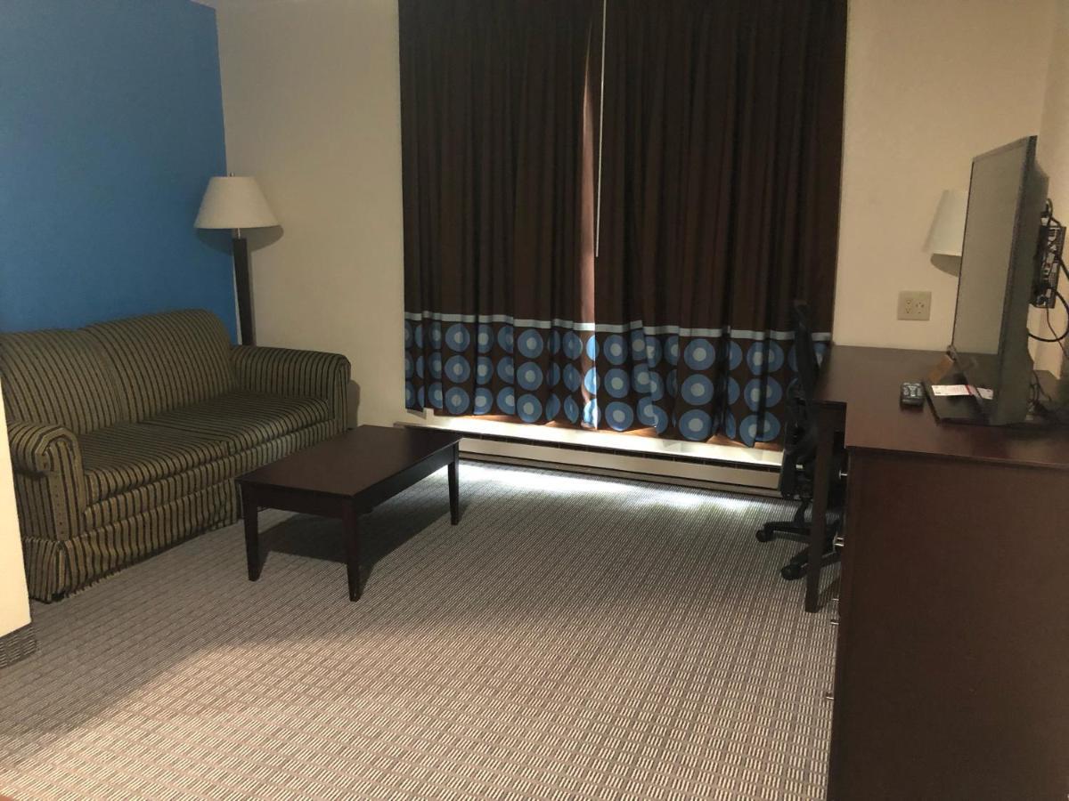 Amerivu Inn & Suites オー・クレア エクステリア 写真